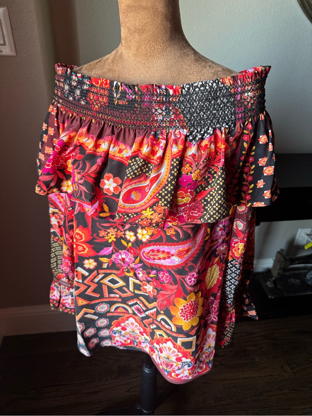 Trina Turk 100% Silk Boho Floral Paisley Off Shoulder Blouse M Statement Bold
